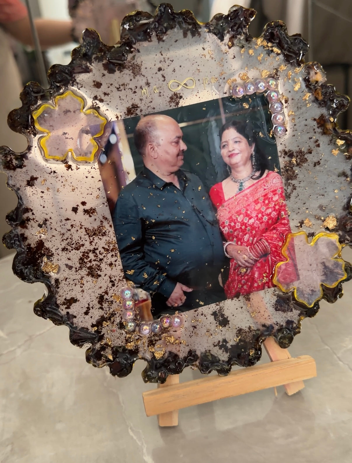 Eternal Love Resin Photo Frame – Preserved Flower Keepsake (8 inches)