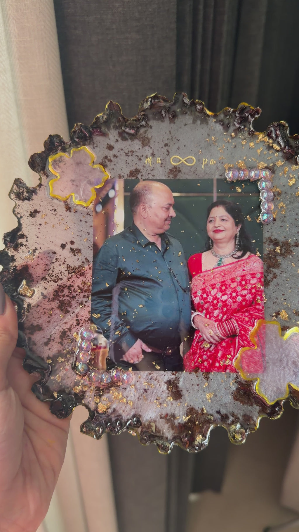 Eternal Love Resin Photo Frame – Preserved Flower Keepsake (8 inches)